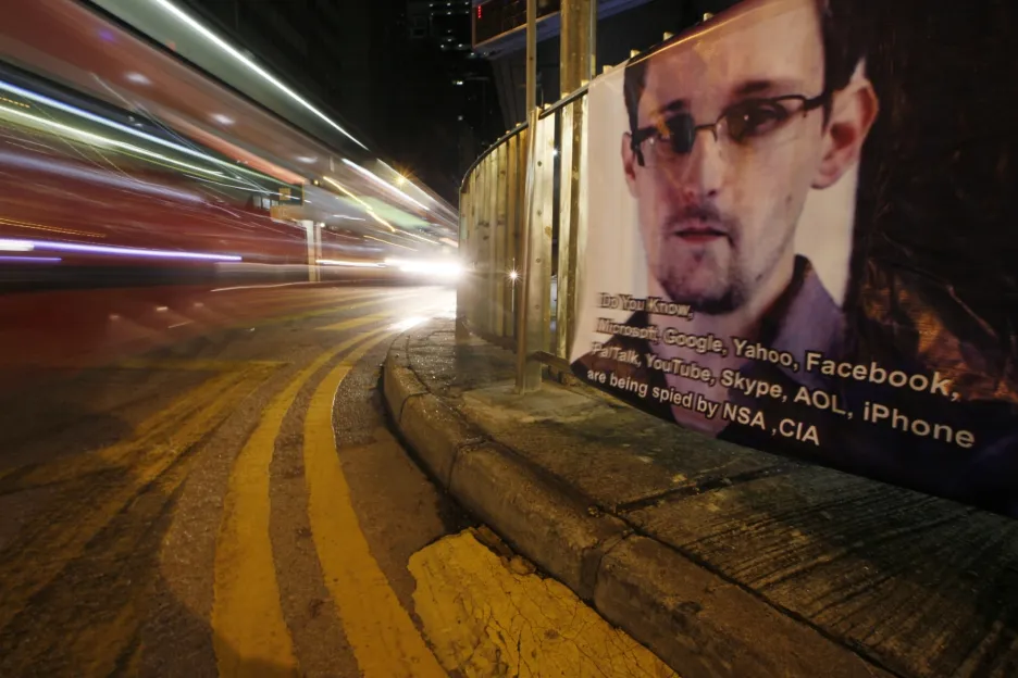 Plakát na podporu Edwarda Snowdena