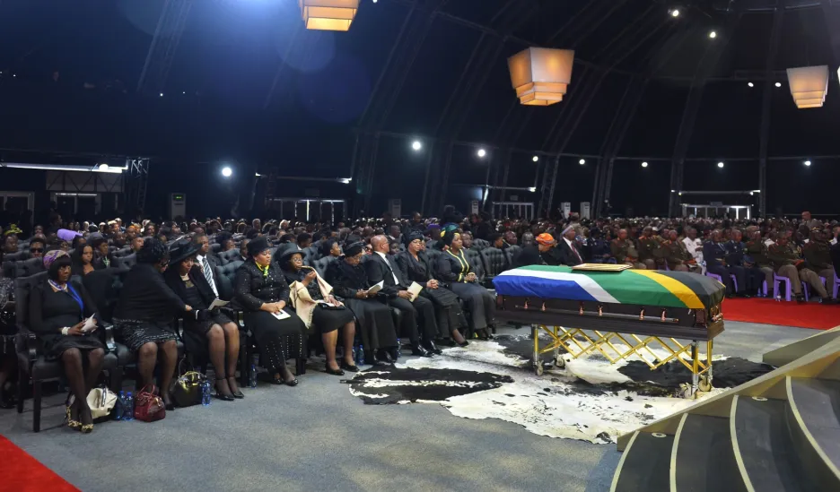 Pohřeb Nelsona Mandely v Qunu (15. 12. 2013)