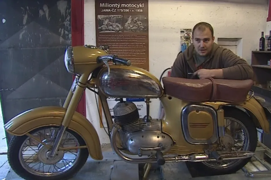 Miliontý československý motocykl - zlatá Jawa 175