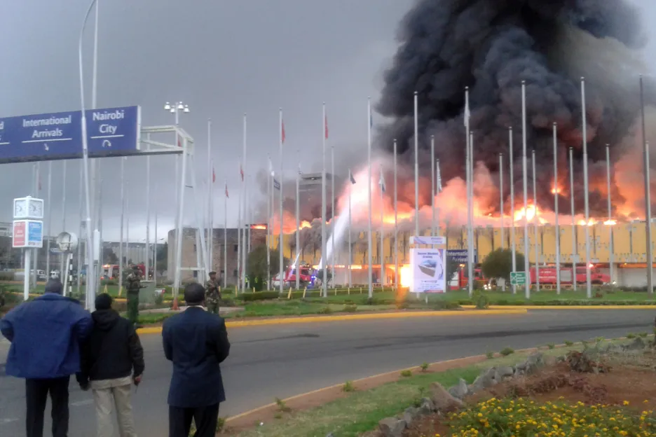 Požár na letišti v Nairobi