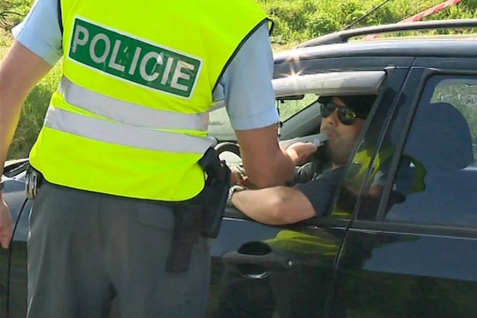 Policisté zkontrolovali stovky řidičů