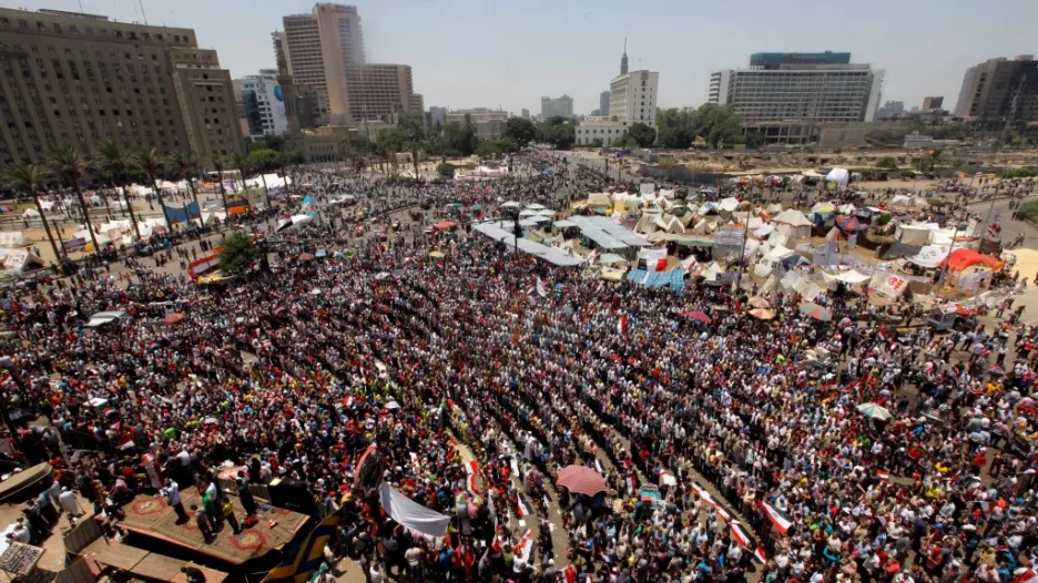 Demonstrace na náměstí Tahrír