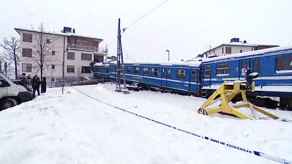 Švédská uklízečka nabourala vlakem do domu
