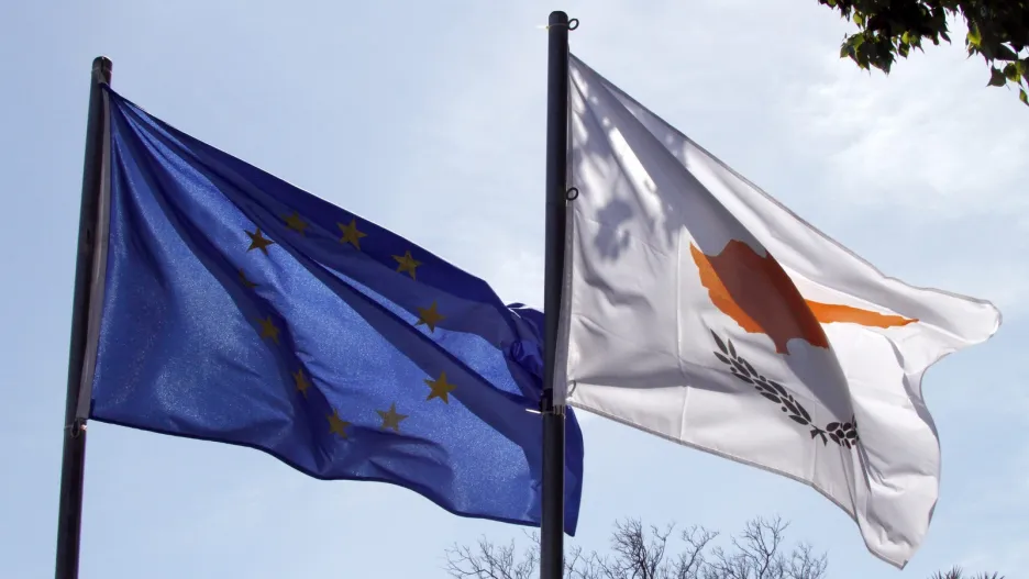 Vlajka EU a Kypru