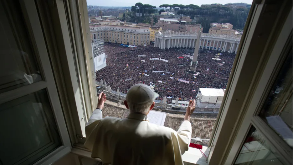 Benedikt XVI. se rozloučil s věřícími tradiční modlitbou Anděl Páně