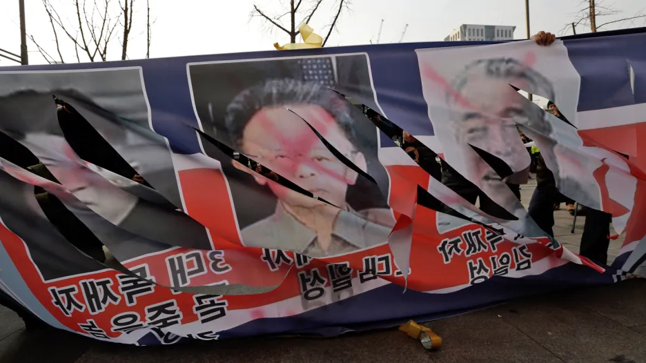 Jihokorejci protestují proti vypálení severokorejské rakety