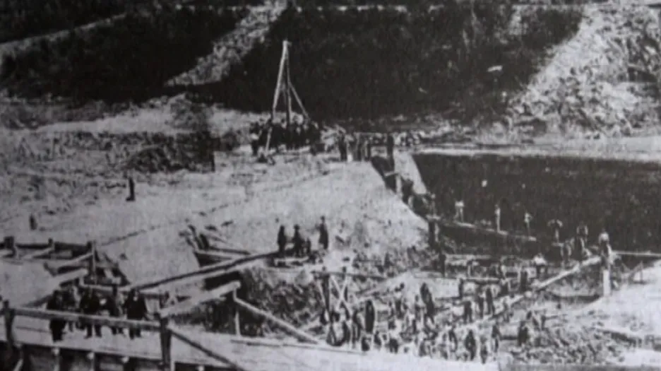 Historické snímky budování jevišovické přehrady