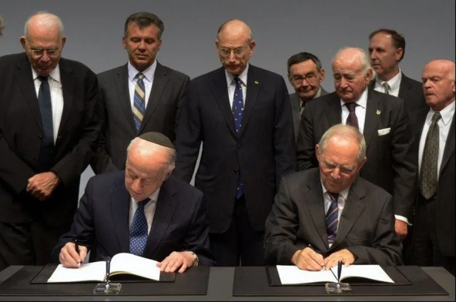 Podpis dohody o odškodnění východoevropských Židů