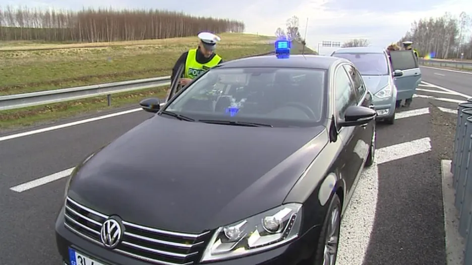 Policii přibyly vozy VW Passat