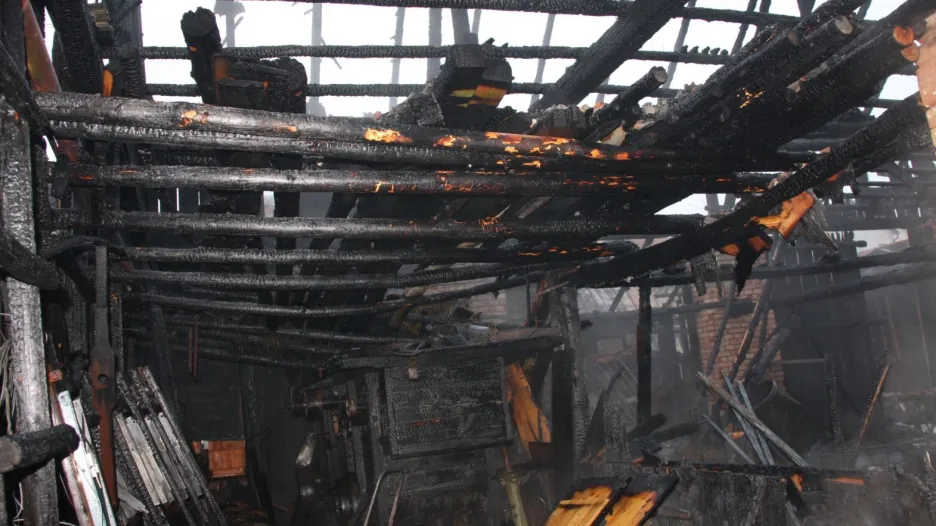 Požár zničil stodolu i s vybavením