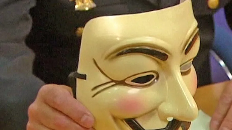 Maska hackerů ze skupiny Anonymous