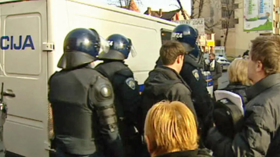 Chorvatská policie rozehnala demonstraci proti vstupu do EU