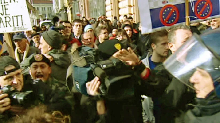 Chorvatská policie rozehnala demonstraci proti vstupu do EU