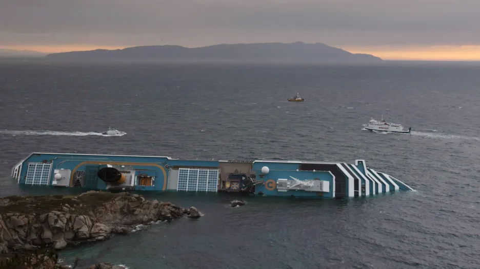 Havarovaná loď Costa Concordia