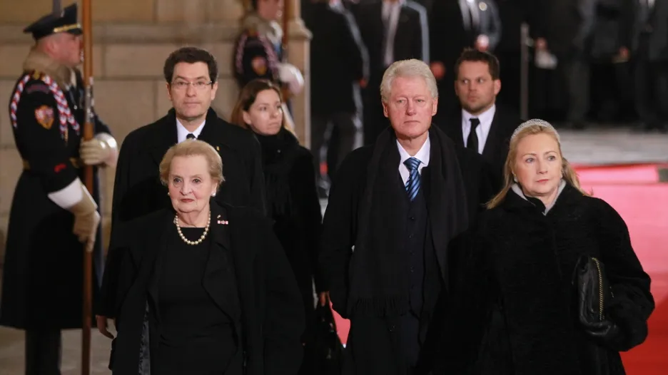 Madeleine Albrightová, Bill Clinton a Hillary Clintonová