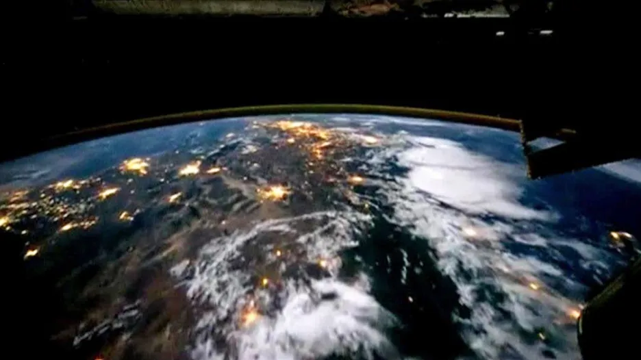 Záběry Země z vesmírné stanice