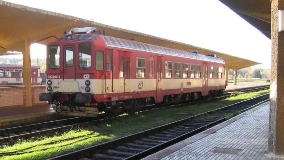 Vlak v Českých Velenicích