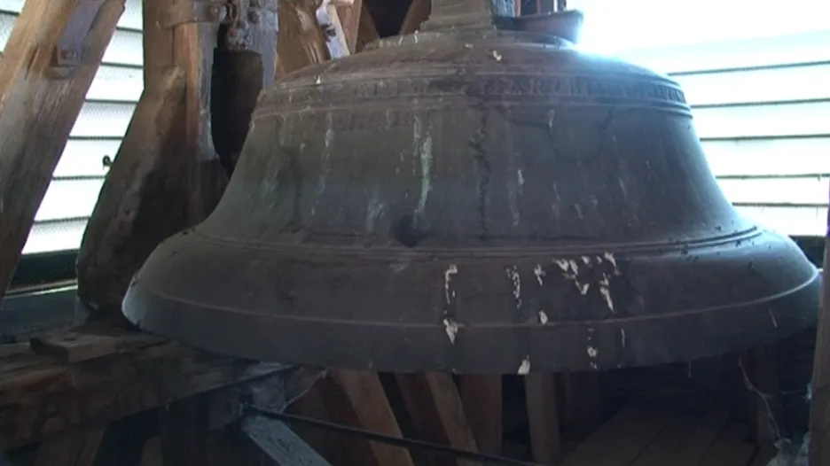 Zvon v zámecké věži valtického zámku