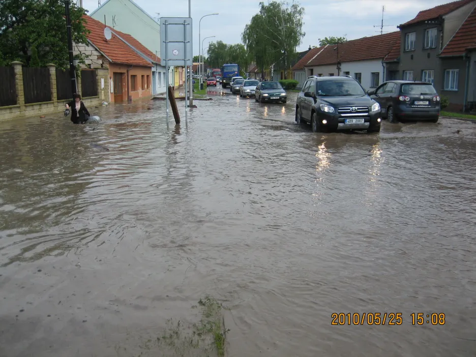 následky přívalového deště ve Slavkově