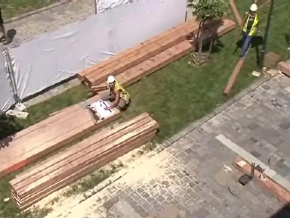 Hradby Špilberku dočasně zajistí dřevěná konstrukce