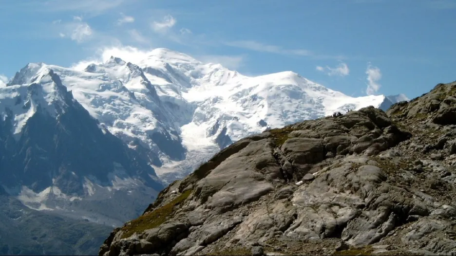 L’Italie a ravivé la querelle du Mont Blanc.  Elle est contrariée que la France ait créé une zone de protection dans la région – ČT24 – Télévision tchèque