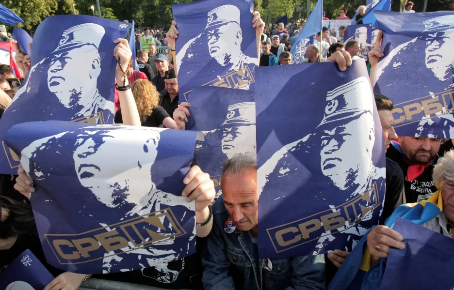 Demonstrace proti zatčení Mladiče v Bělehradě
