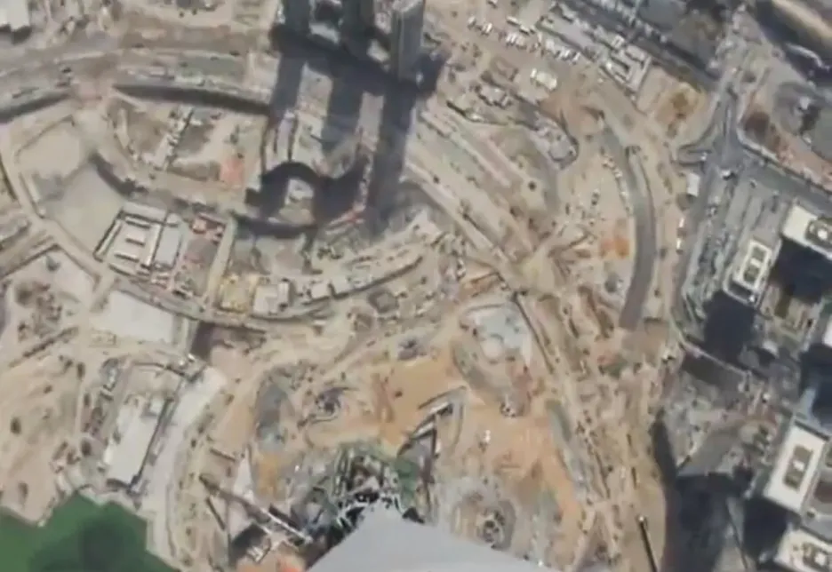Pohled z nejvyšší stavby světa Burdž Chalífa