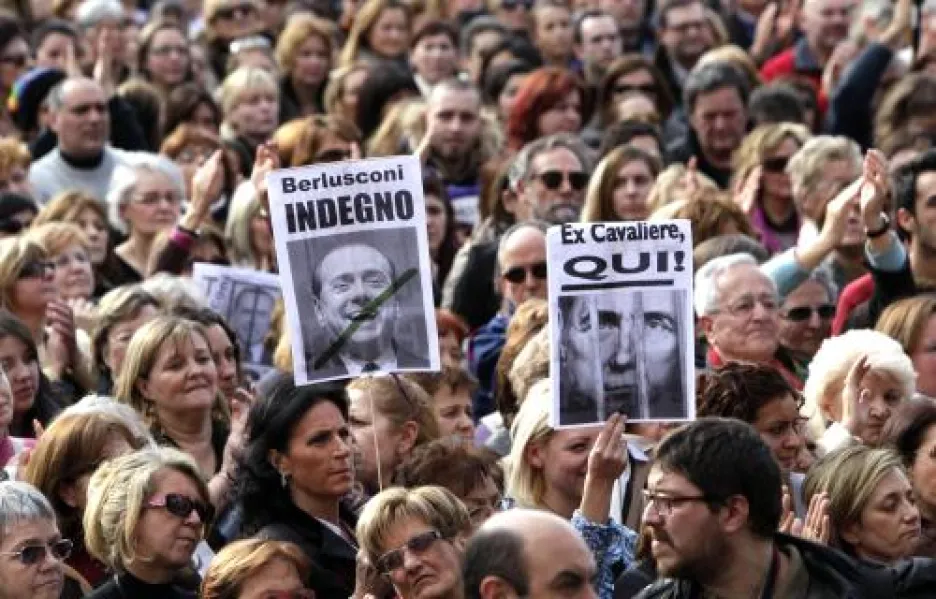 Italky demonstrují proti Berlusconimu