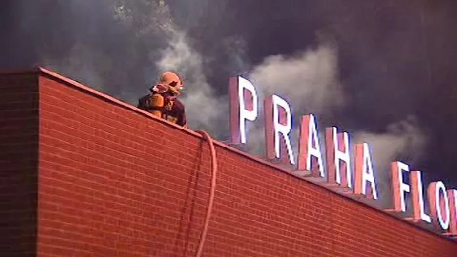 Požár drážní haly na pražské Florenci