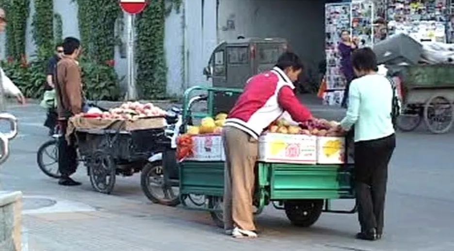 Pouliční obchod v Číně