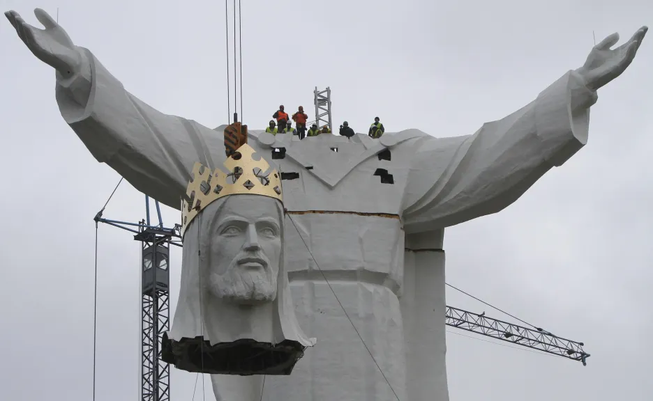 Polsko má největší sochu Ježíše
