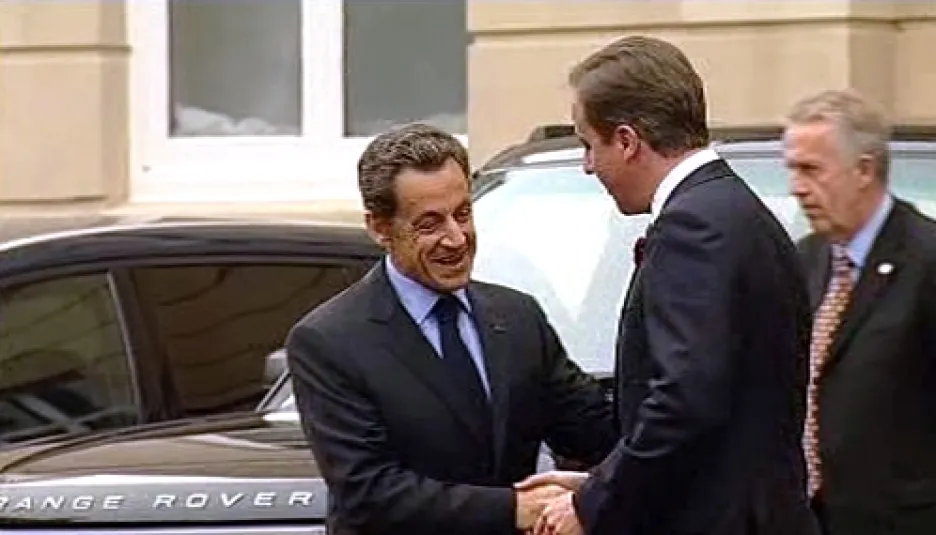 Nicolas Sarkozy a David Cameron