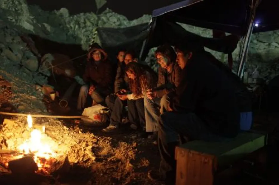 Příbuzní chilských horníků čekají v táboře na své blízké
