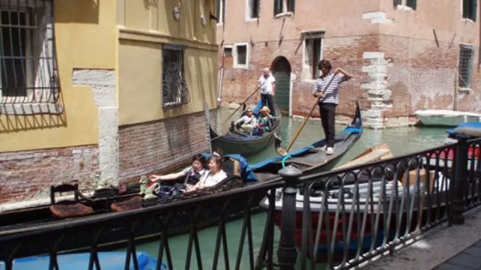 Gondoliéři v Benátkách