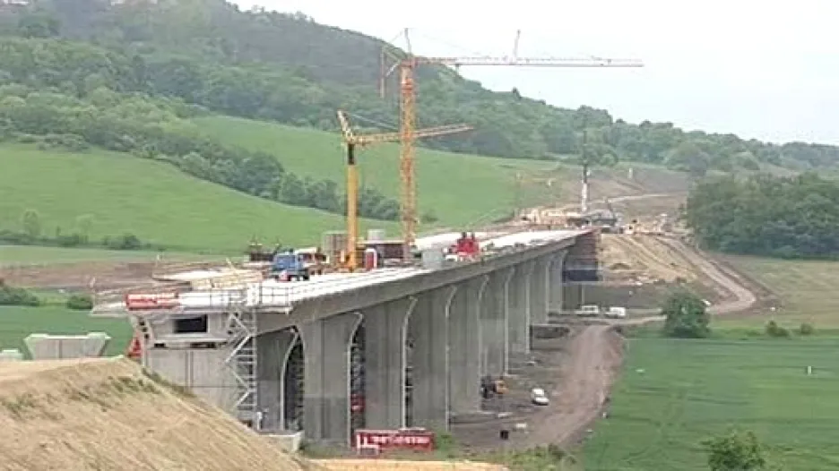 Výstavba dálnice D8