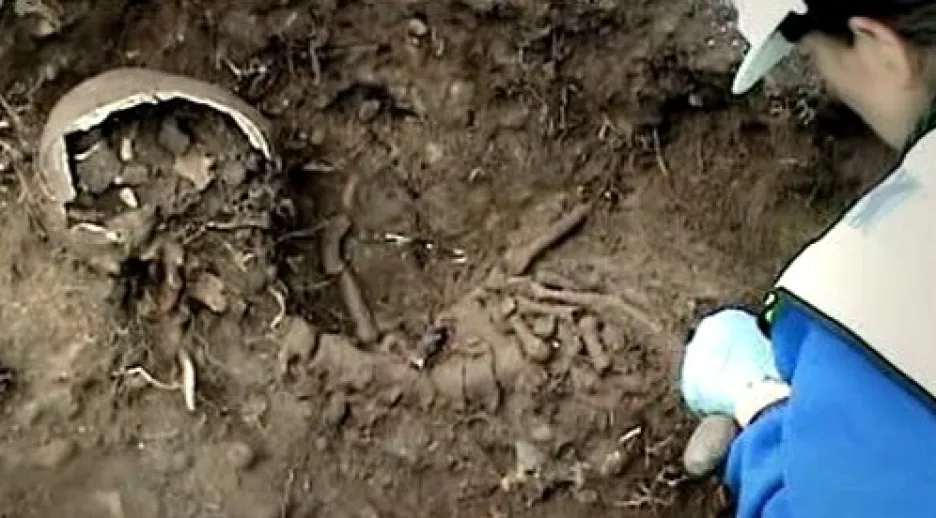 Archeolog odkrývá ostatky gladiátora