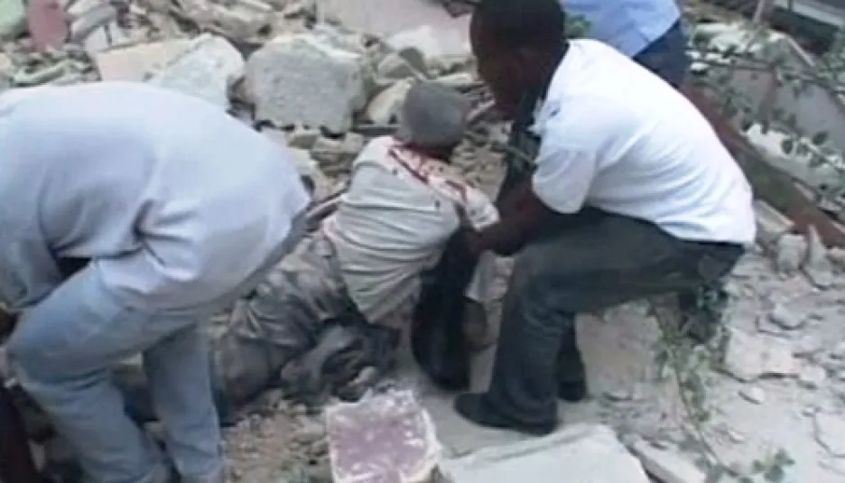 Oběť zemětřesení na Haiti