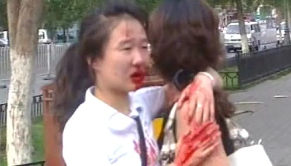 Záběry čínské televize z nepokojů v Urumči