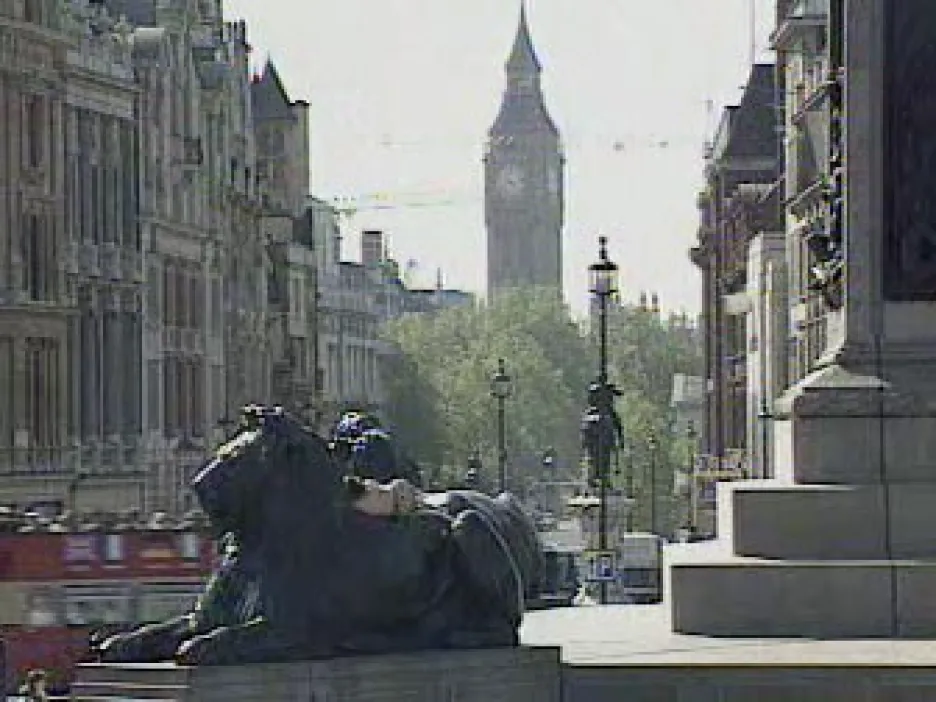 Big Ben z Trafalgar Square