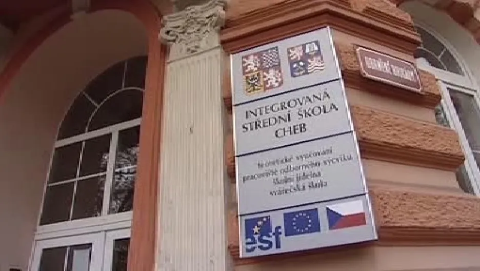 Vstupní portál chebské integrované školy