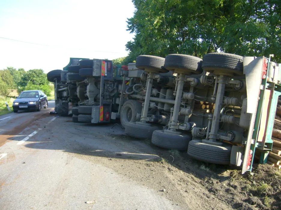 Kamion po nehodě