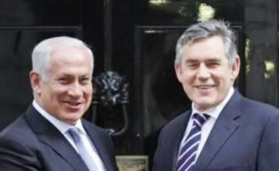 Benjamin Netanjahu a Gordon Brown