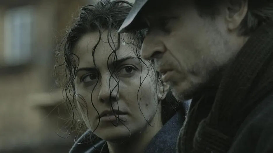 Karel Roden a Lucia Siposová ve filmu Hlídač č. 47