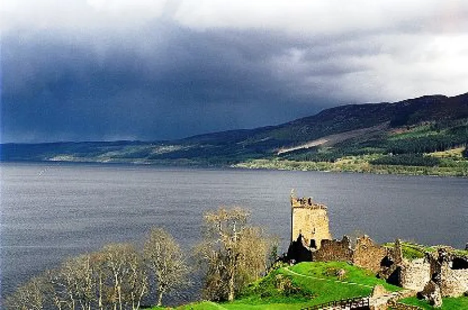 Jezero Loch Ness