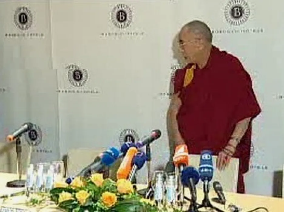 Dalajlama na tiskové konferenci