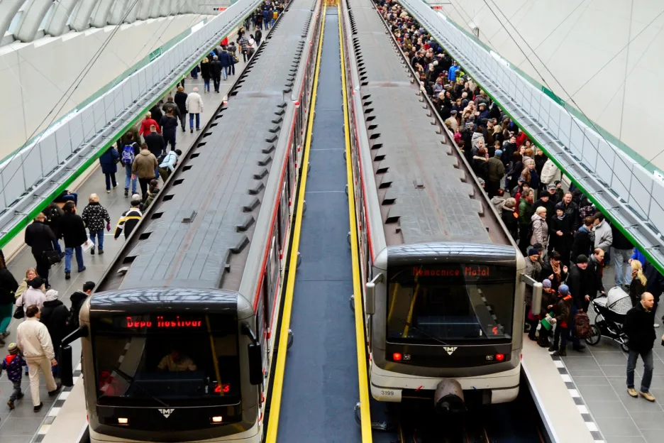 První den provozu nového metra