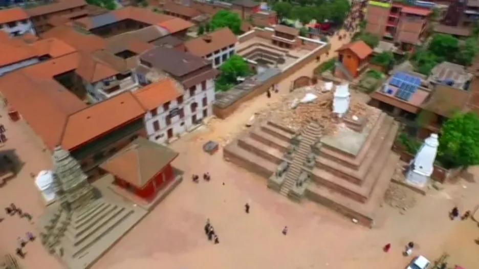Záběry z dronu na Káthmándú po zemětřesení