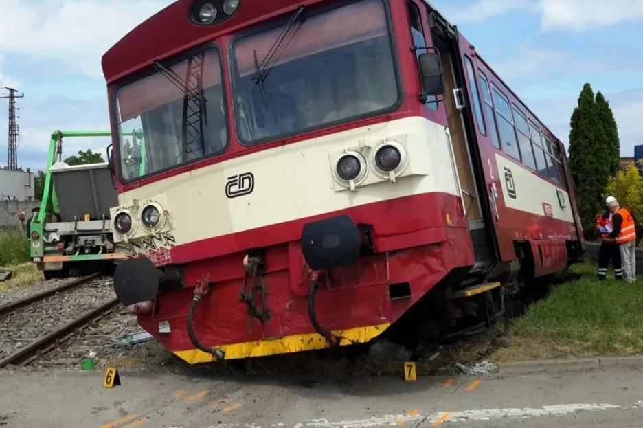 Nehoda na železničním přejezdu u Velkých Pavlovic na Břeclavsku