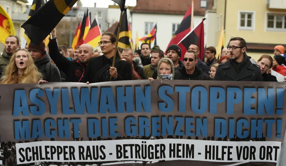 Protest proti migrantům v Kolíně nad Rýnem 