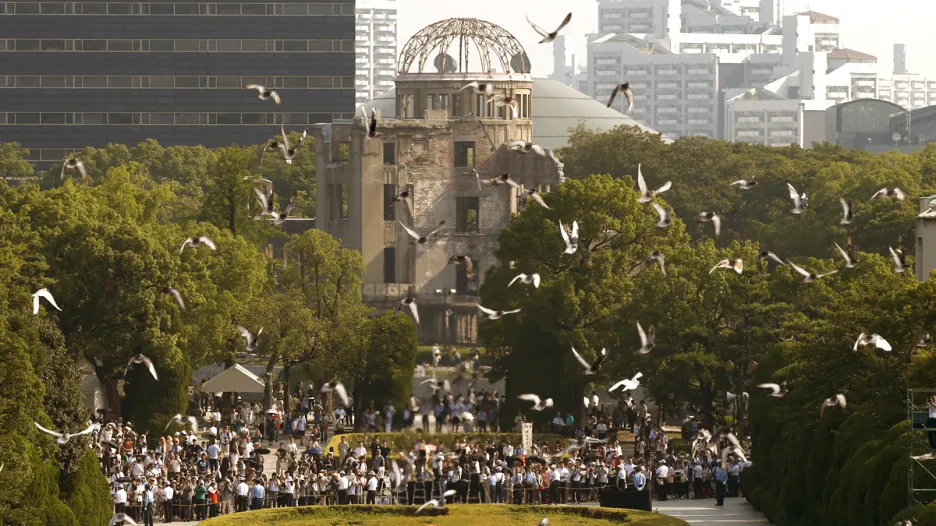 Vypuštění holubic nad Hirošimou